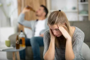 What Are Some Alcoholic Behaviours In Relationships?